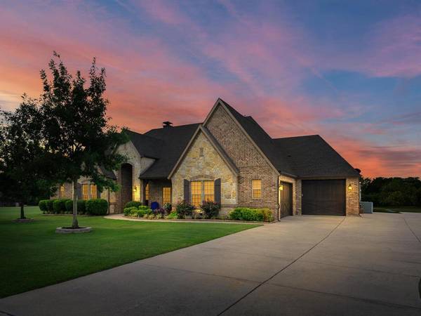 139 Whispering Winds Drive, Gunter, TX 75058