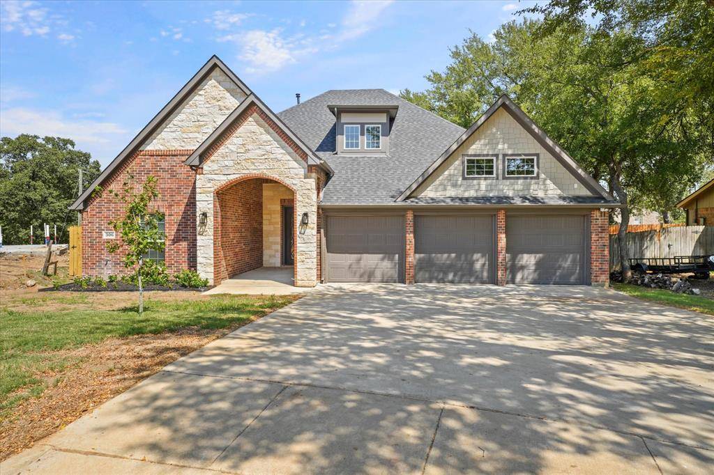 Euless, TX 76040,306 Oakwood Drive