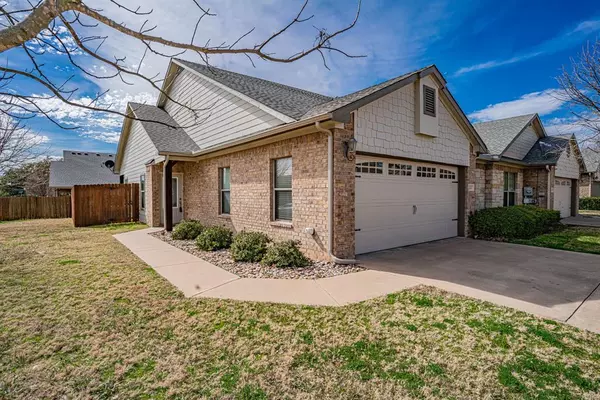 2227 Cobblestone Court,  Granbury,  TX 76049