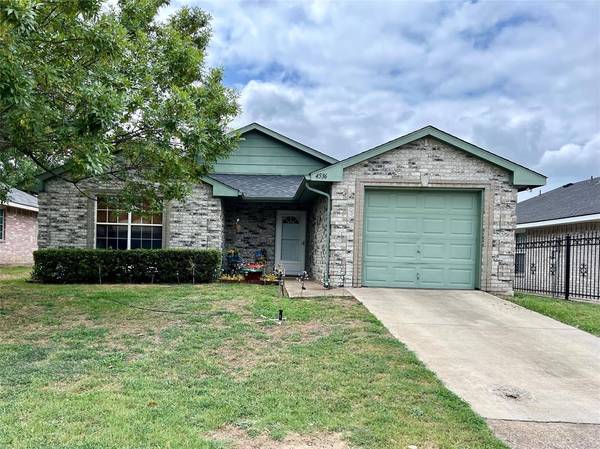 4536 Posada Drive,  Dallas,  TX 75211