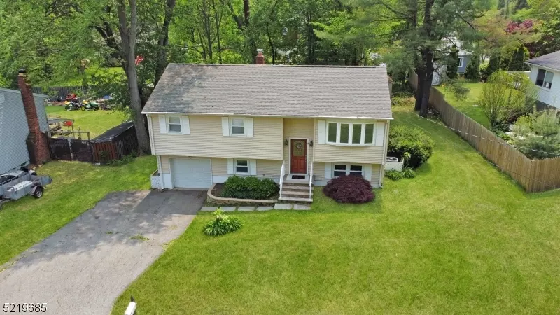 4 Saint George St, West Milford Twp., NJ 07480