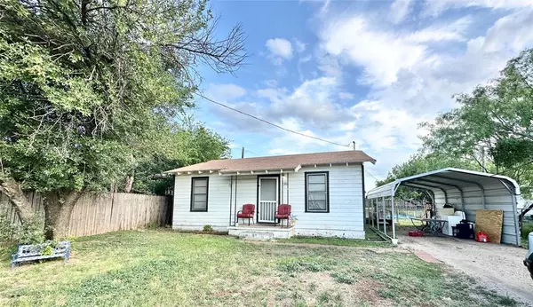 130 Concho Street, Tye, TX 79563