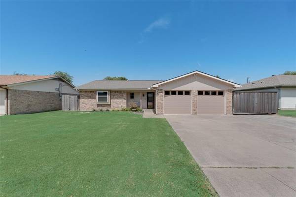 5625 Cork Lane, North Richland Hills, TX 76180