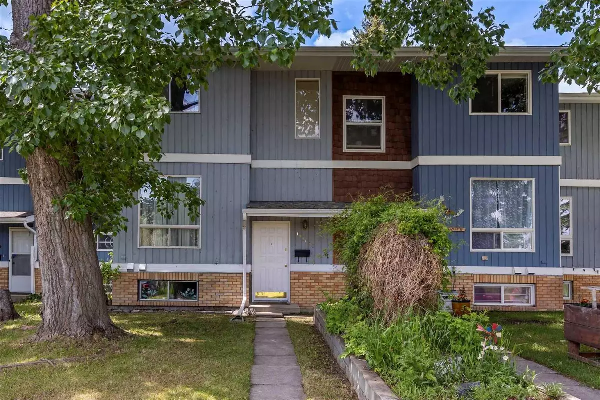 Calgary, AB T2W 3H3,11119C Oakfield DR SW