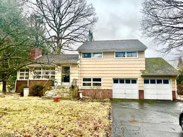 595 Kenneth St, Washington Twp., NJ 07676