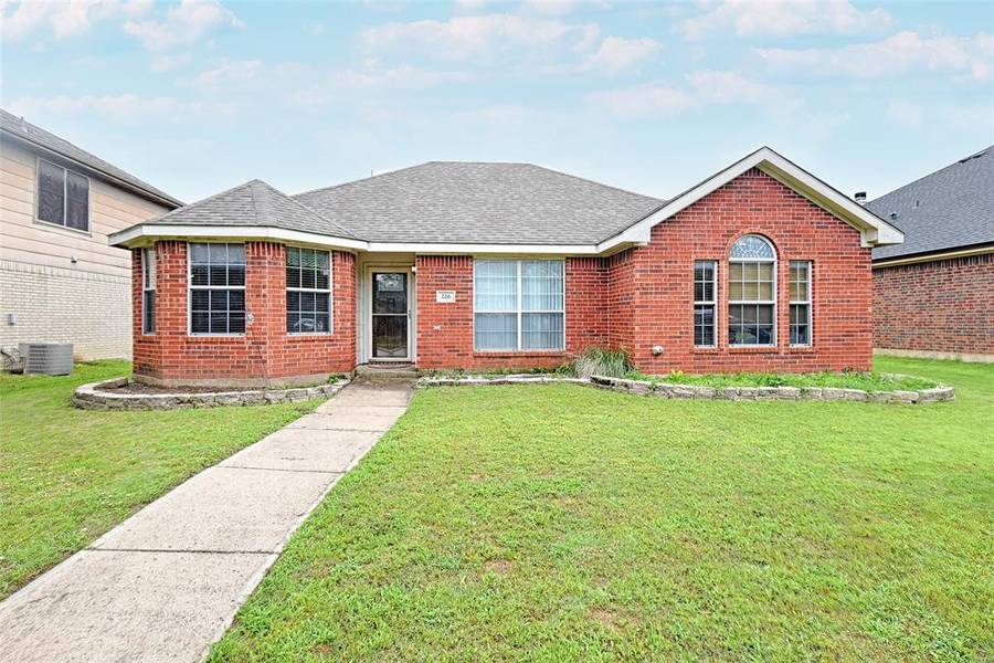 226 Shady Oaks Lane, Red Oak, TX 75154