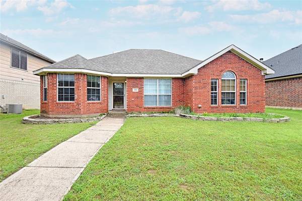 226 Shady Oaks Lane, Red Oak, TX 75154