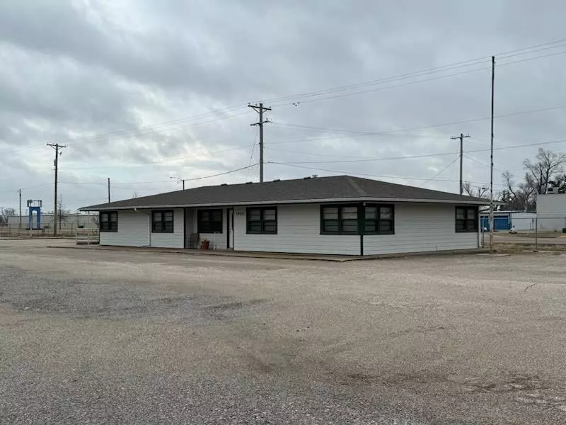 Great Bend, KS 67530,2400 Main