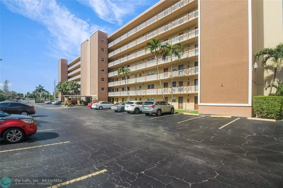 420 NE 12th Ave  #605, Hallandale Beach, FL 33009