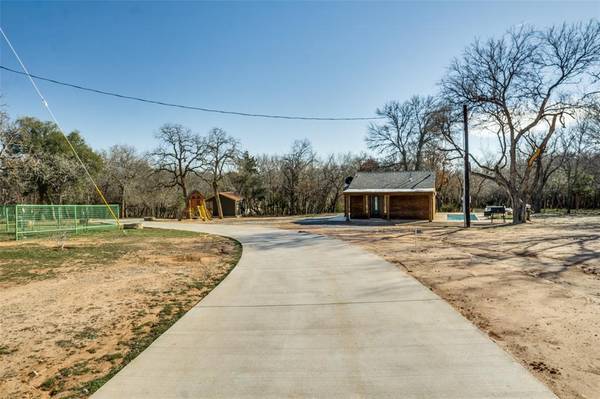 3095 Carter Road, Springtown, TX 76082