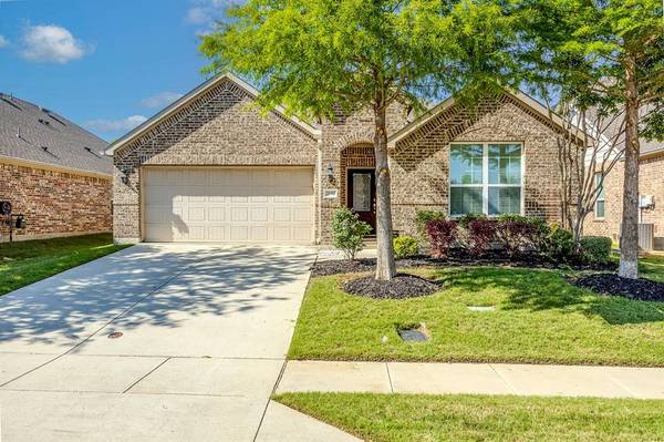 2657 Twin Point Drive, Lewisville, TX 75056