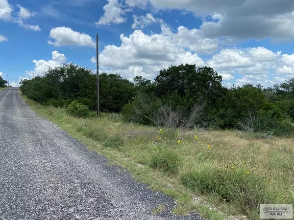 Mico, TX 78056,5 AC CR 273