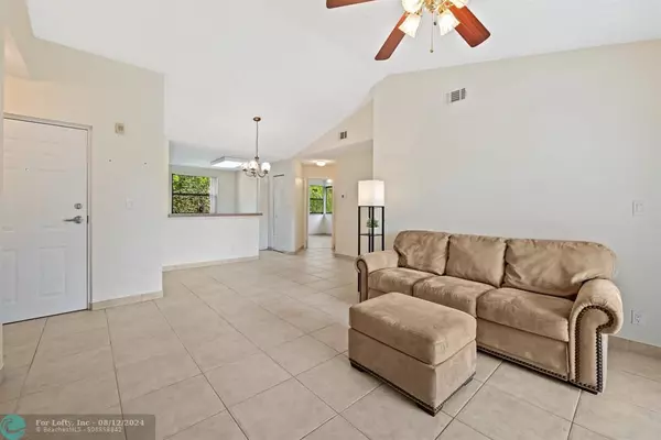 Plantation, FL 33322,10135 W Sunrise Blvd  #301