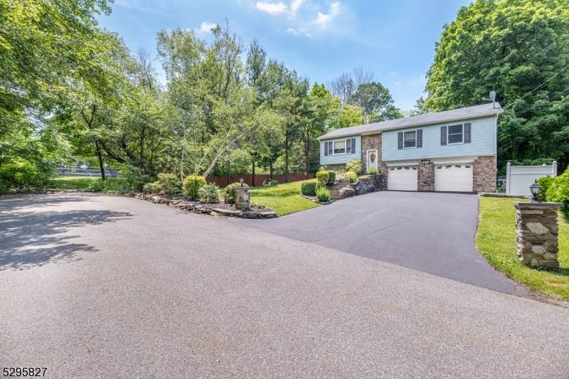 302 E Lakeshore Dr Ext, Vernon Twp., NJ 07422