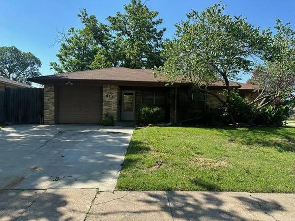 613 Calvin Drive,  Garland,  TX 75041