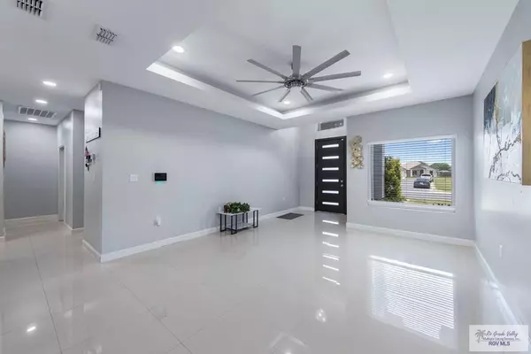 Los Fresnos, TX 78566,9249 ARECA PALM