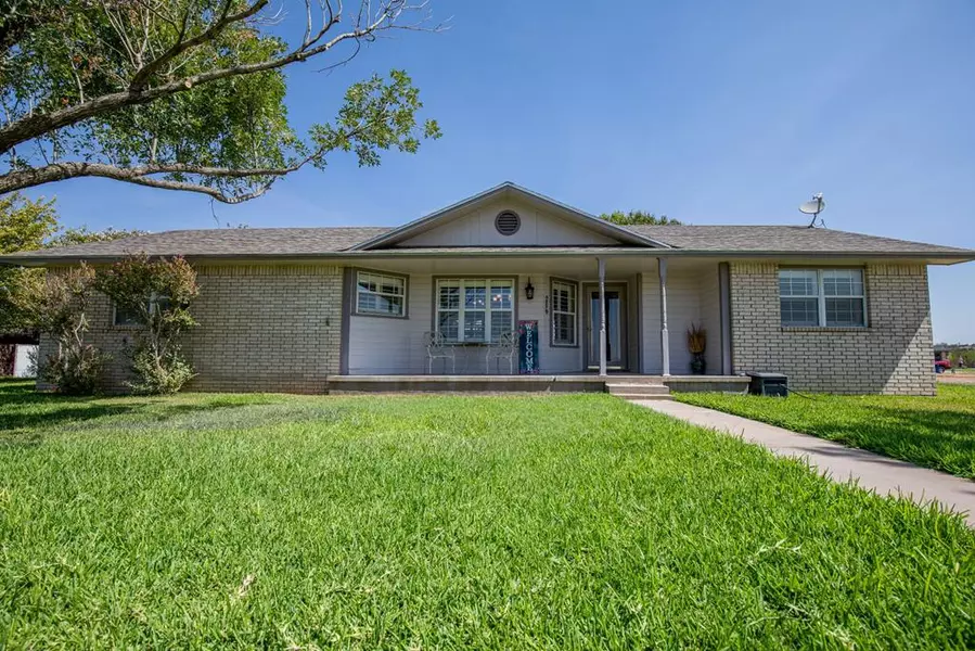 206 Quail Run, Ozona, TX 76943