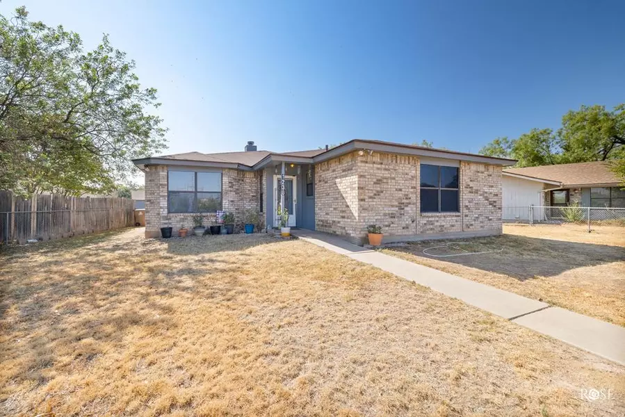 1230 S Concho Park Dr, San Angelo, TX 76903