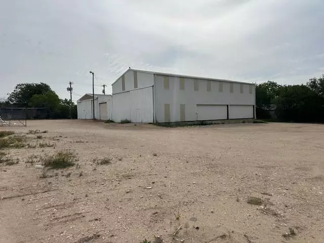 323 W 26th St, San Angelo, TX 76903