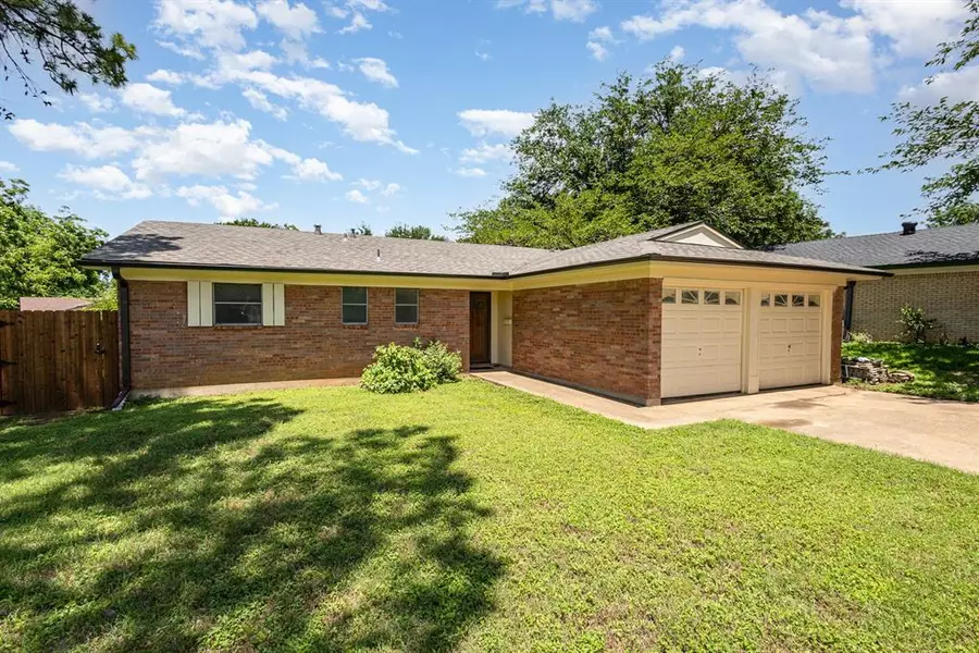 1813 Doss Circle, Arlington, TX 76013