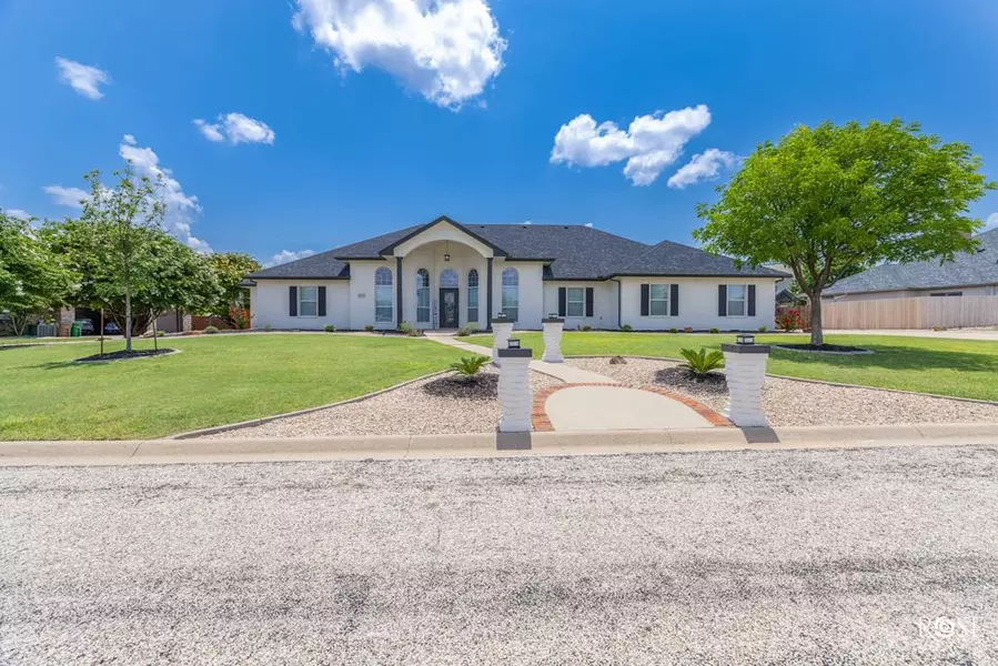 6033 Devonshire Lane, San Angelo, TX 76901