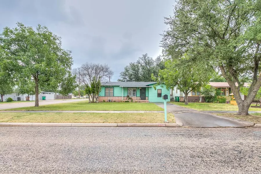 2251 Webster St, San Angelo, TX 76901