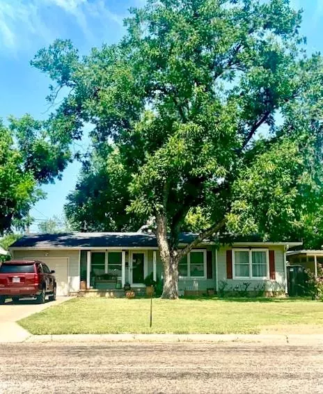 2704 W Beauregard Ave, San Angelo, TX 76901