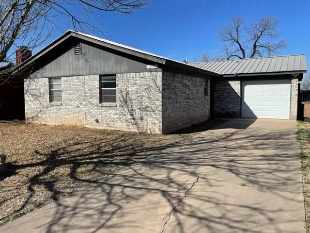 1426 Tres Rios Dr, San Angelo, TX 76903