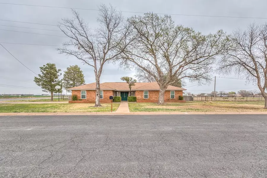 5720 Meadow Dr, San Angelo, TX 76903