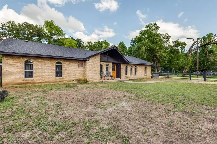 5224 Arrowdell Road, Balch Springs, TX 75180