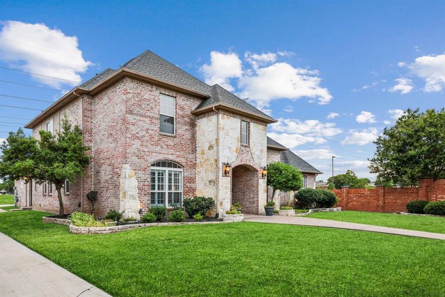 2300 Briardale Drive, Carrollton, TX 75006