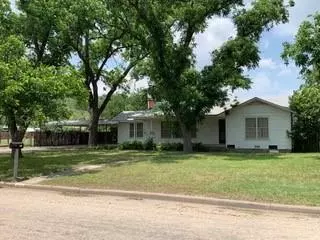 807 E Poplar, Sonora, TX 76950