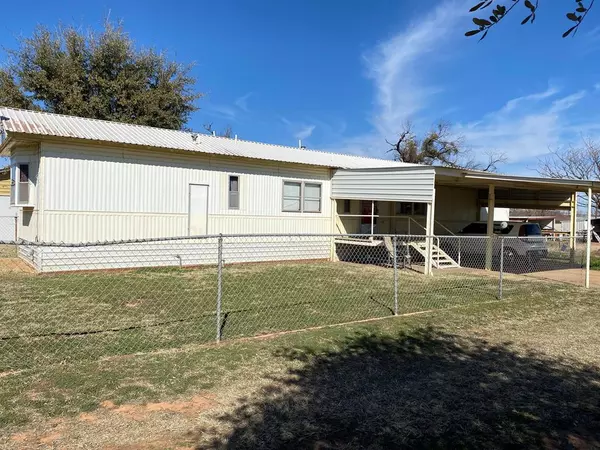 217 Commerce St,  Robert Lee,  TX 76945