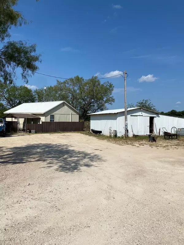 2426 E Hwy 67,  Mertzon,  TX 76941