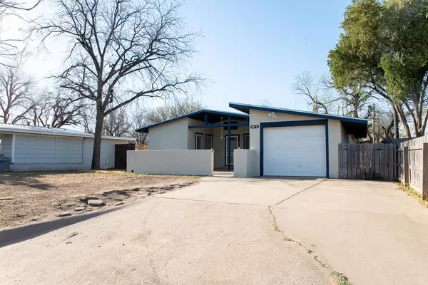 San Angelo, TX 76903,303 1/2 Glenmore Drive