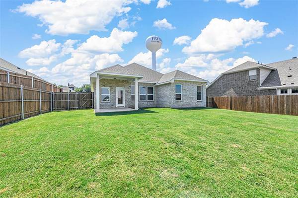 Justin, TX 76247,318 Ridge Drive