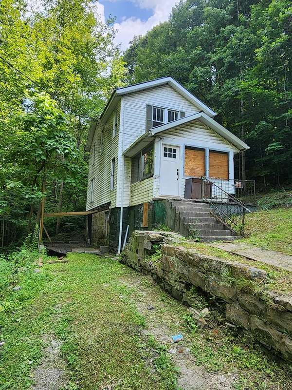 210 Callahan, Appalachia, VA 24216