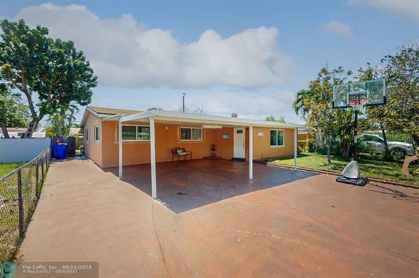 6438 Perry St,  Hollywood,  FL 33024