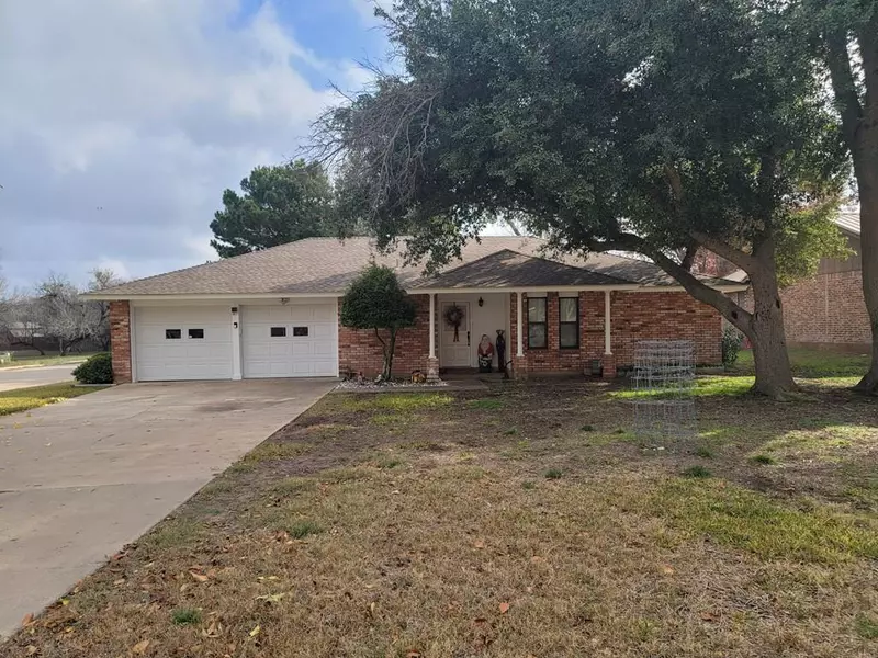 201 Hudspeth St, Sonora, TX 76950