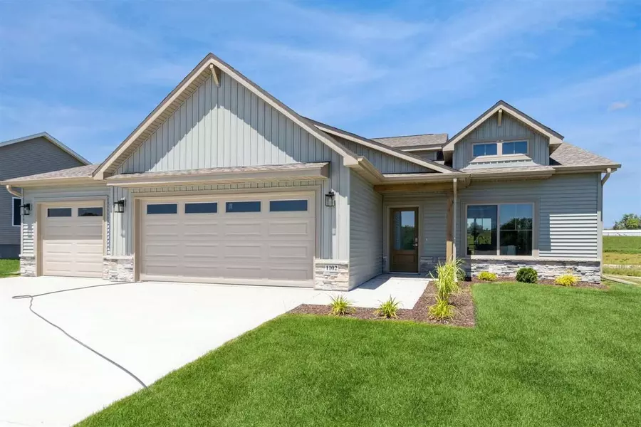 1102 High Ridge Trl, Solon, IA 52333