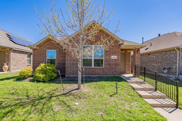 1285 Acmite Avenue, Cross Roads, TX 76227