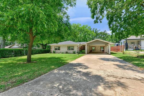 1707 Woodlawn Boulevard, Denison, TX 75020