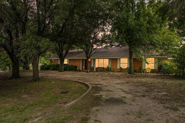 609 S Files Street,  Itasca,  TX 76055