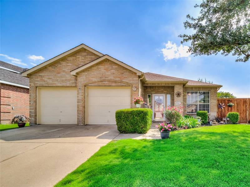 8521 Seafield Lane, Rowlett, TX 75089