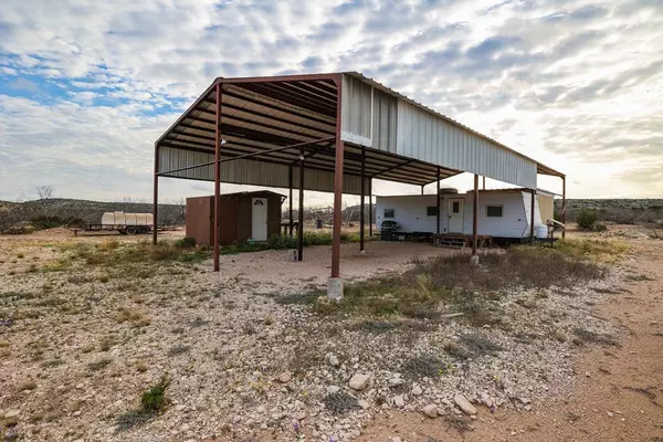 Ozona, TX 76943,720 Hawk Eye Rd