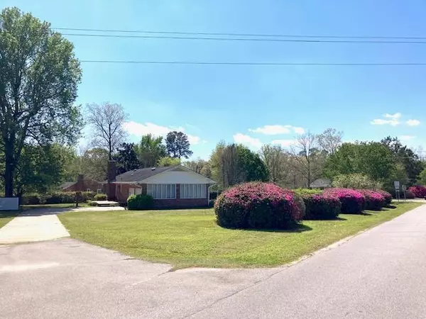 602 Pickwood Dr., Manning, SC 29102