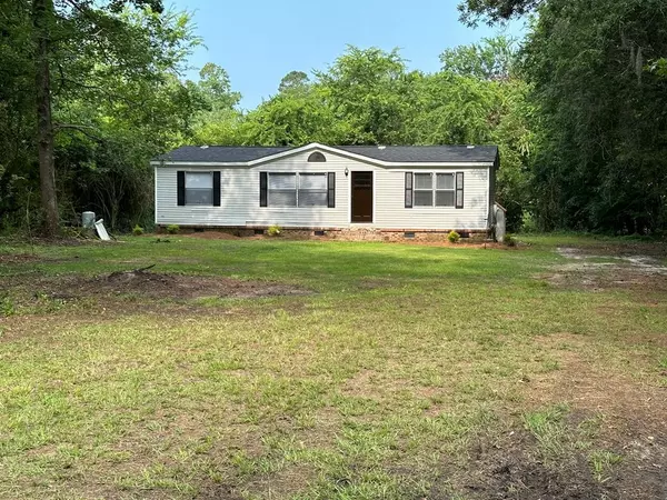 Manning, SC 29102,1584 LAKEWOOD DR