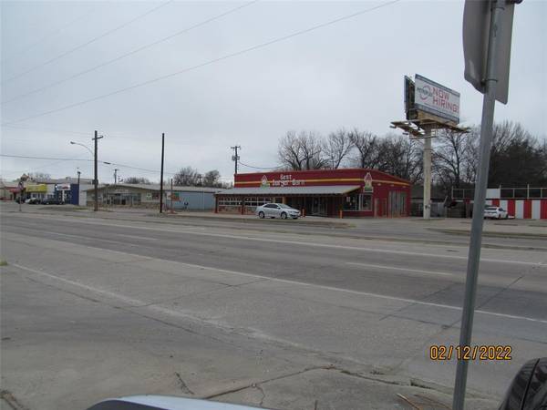 Gainesville, TX 76240,409 W HWY 82 Highway