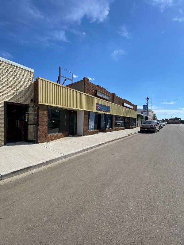 124, 126 & 128 1 Street West, Brooks, AB T1R 1C5