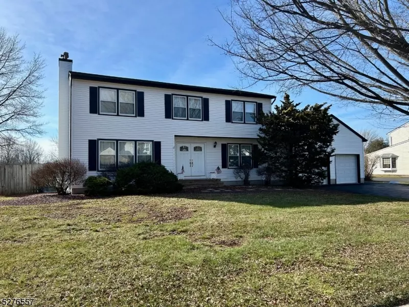 17 Chestnut Trl, Raritan Twp., NJ 08822